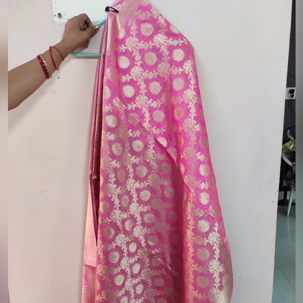 Pink Banarasi Dupatta - Picture 1 of 4